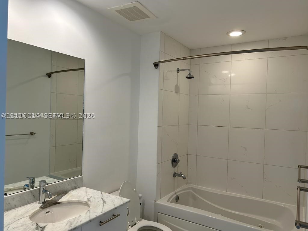 950 Brickell Bay Dr #5108, Miami FL 33131