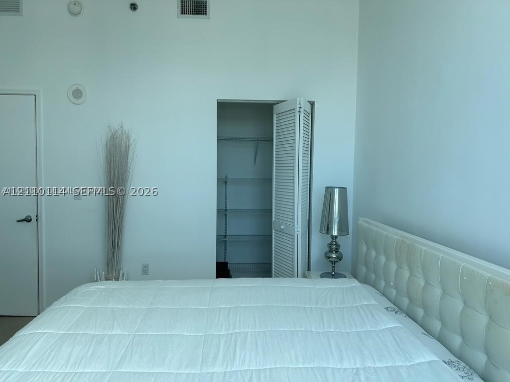 950 Brickell Bay Dr #5108, Miami FL 33131