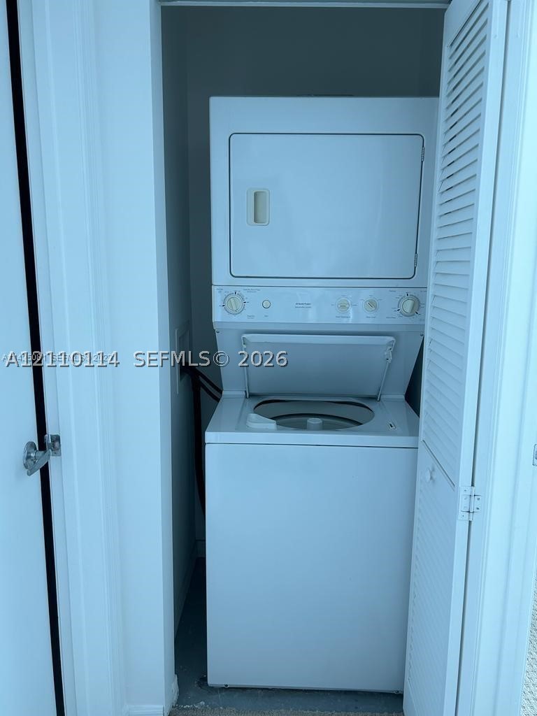 950 Brickell Bay Dr #5108, Miami FL 33131