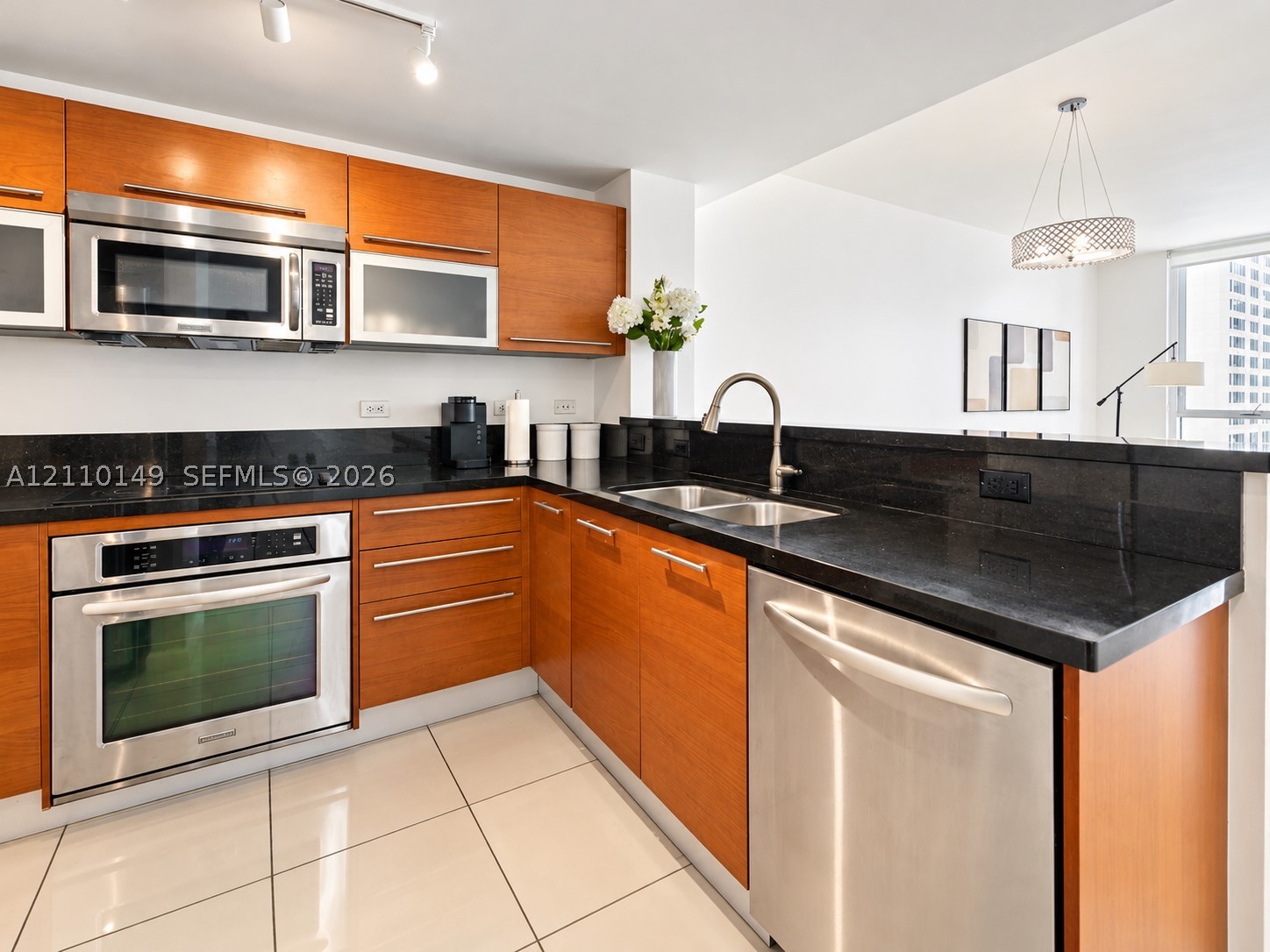 244 Biscayne Blvd #2405, Miami FL 33132