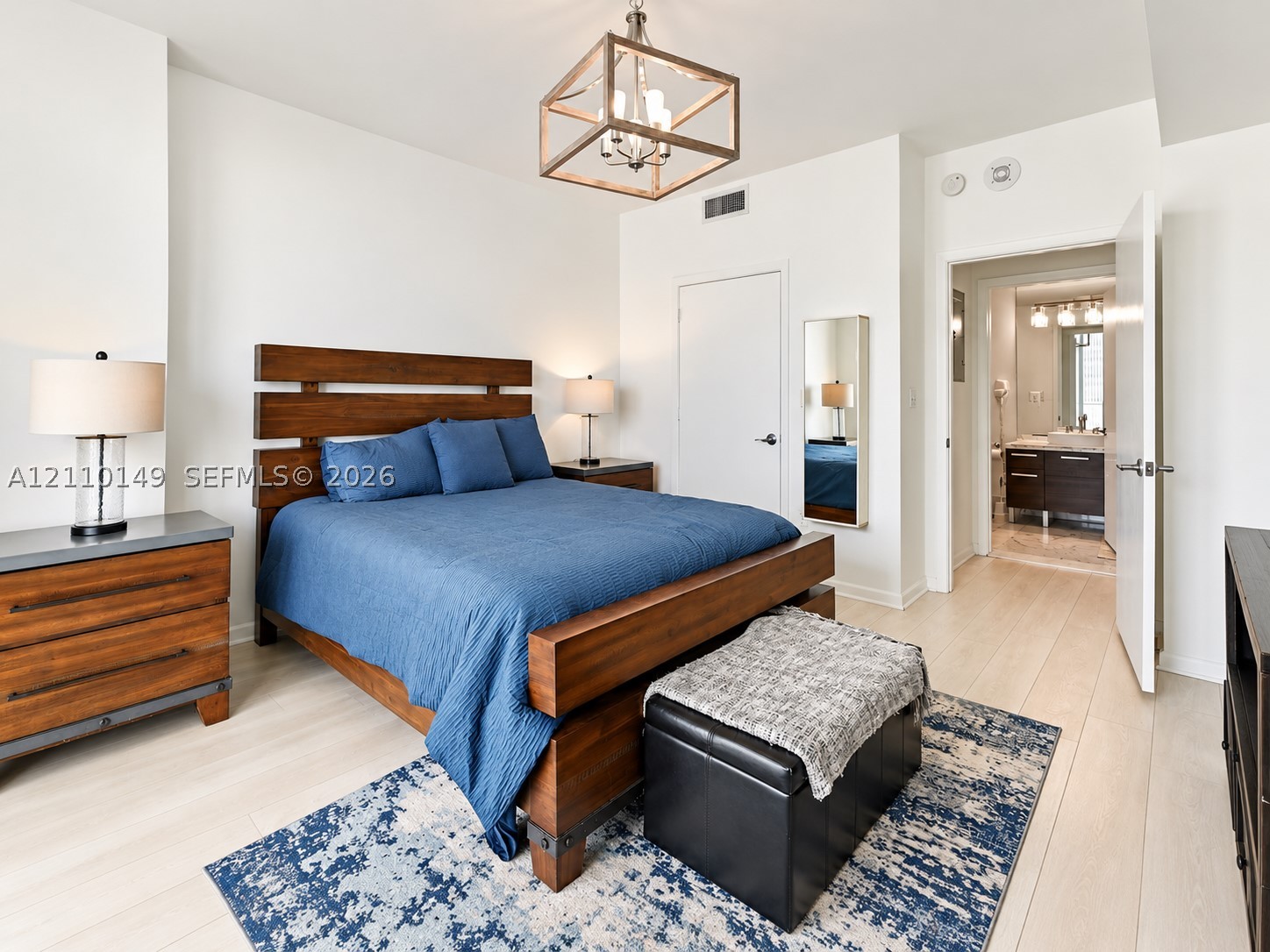 244 Biscayne Blvd #2405, Miami FL 33132