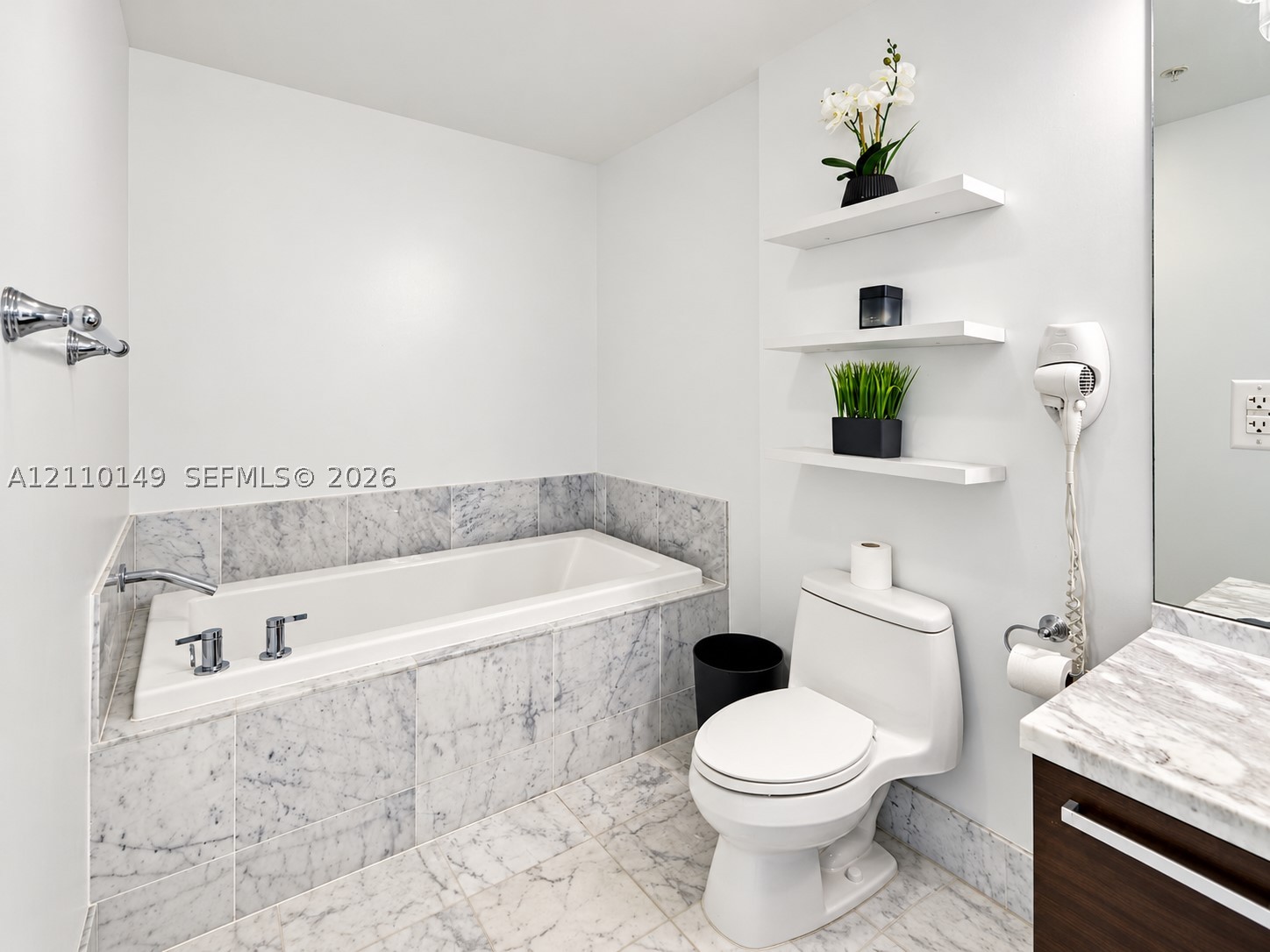 244 Biscayne Blvd #2405, Miami FL 33132