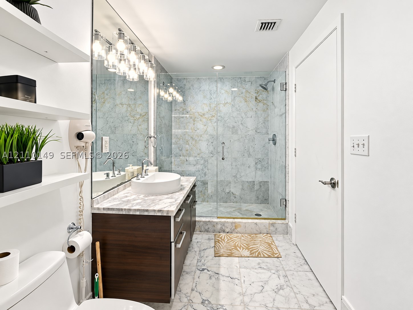 244 Biscayne Blvd #2405, Miami FL 33132