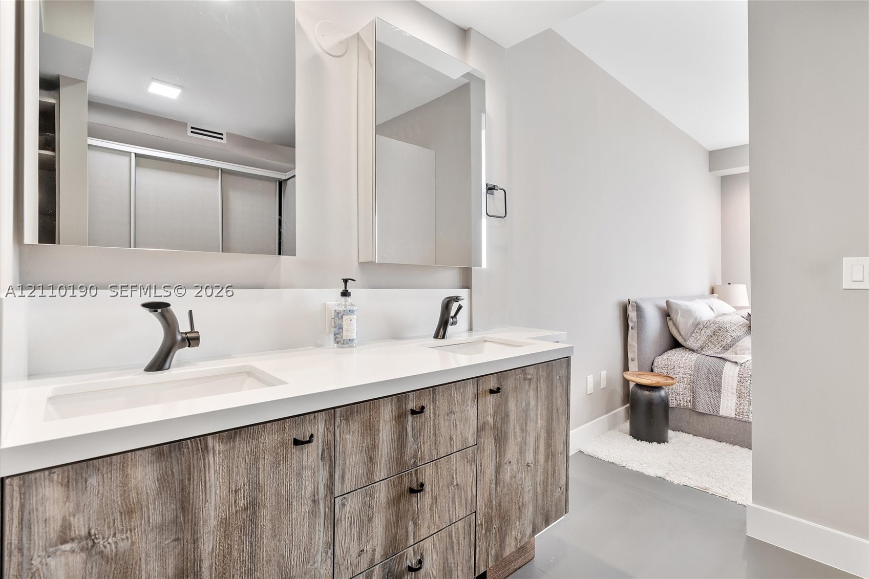 6365 Collins Ave #4307, Miami Beach FL 33141