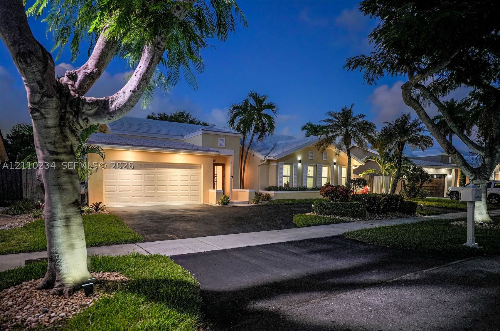 8601 SW 82nd Ter, Miami FL 33143