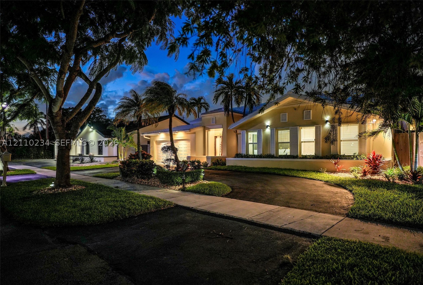8601 SW 82nd Ter, Miami FL 33143