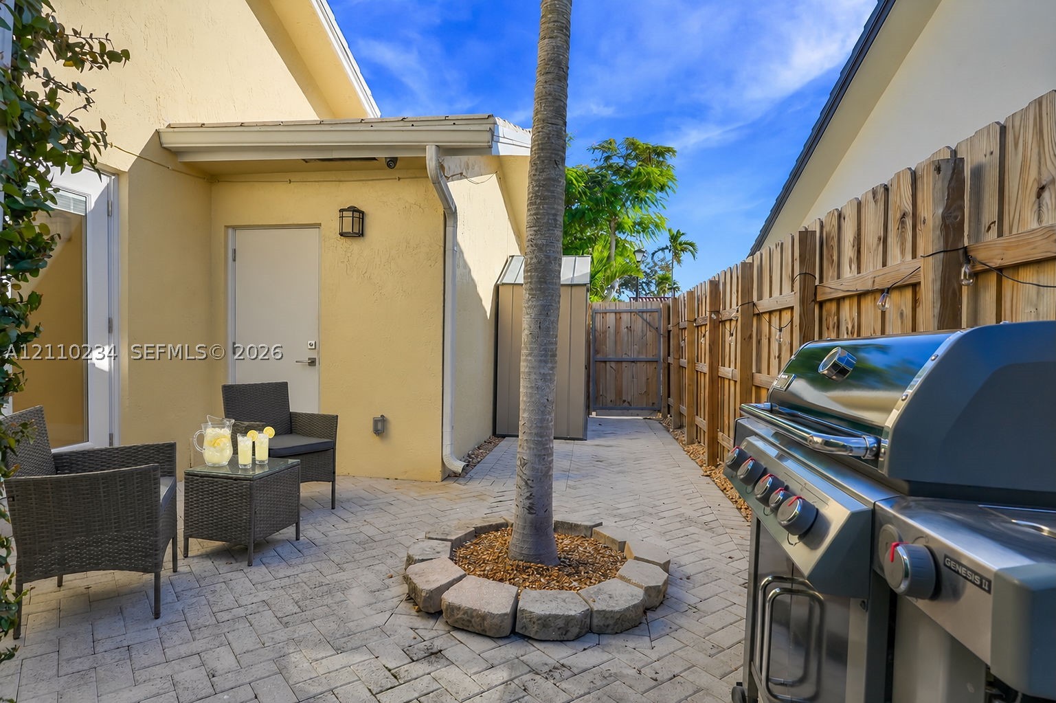 8601 SW 82nd Ter, Miami FL 33143