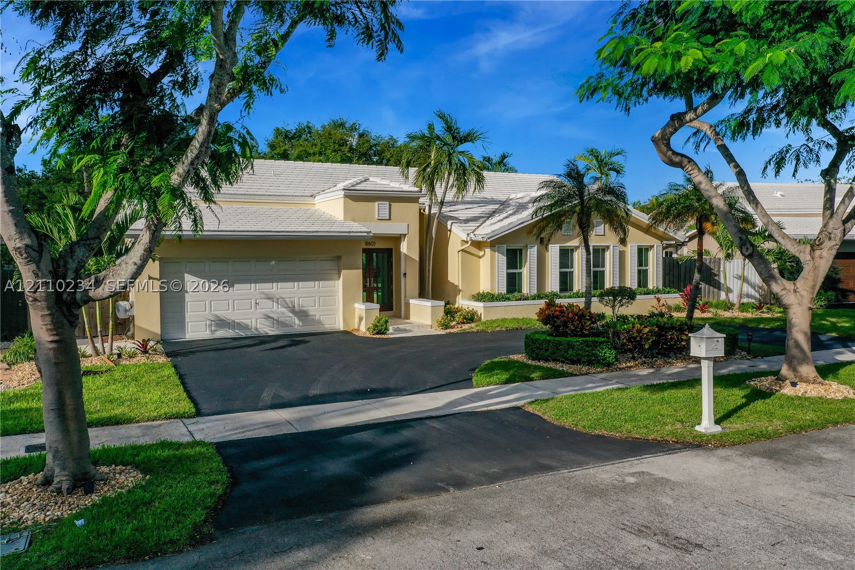8601 SW 82nd Ter, Miami FL 33143
