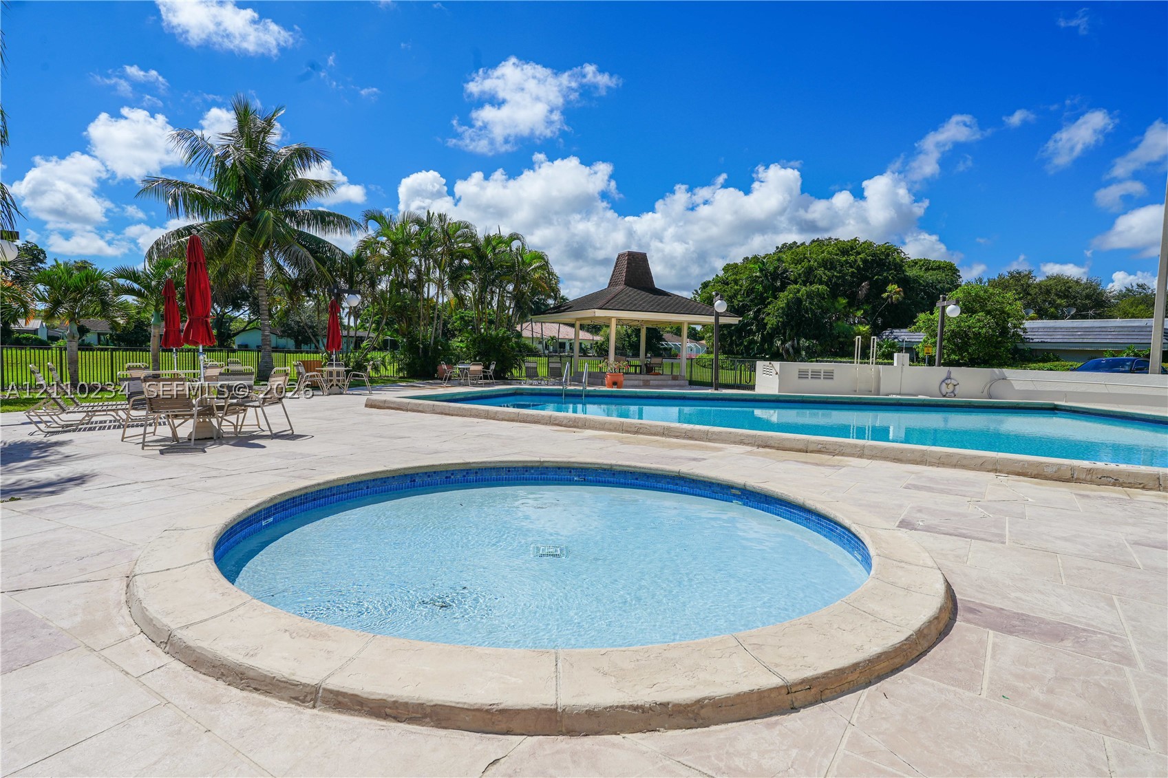 8601 SW 82nd Ter, Miami FL 33143