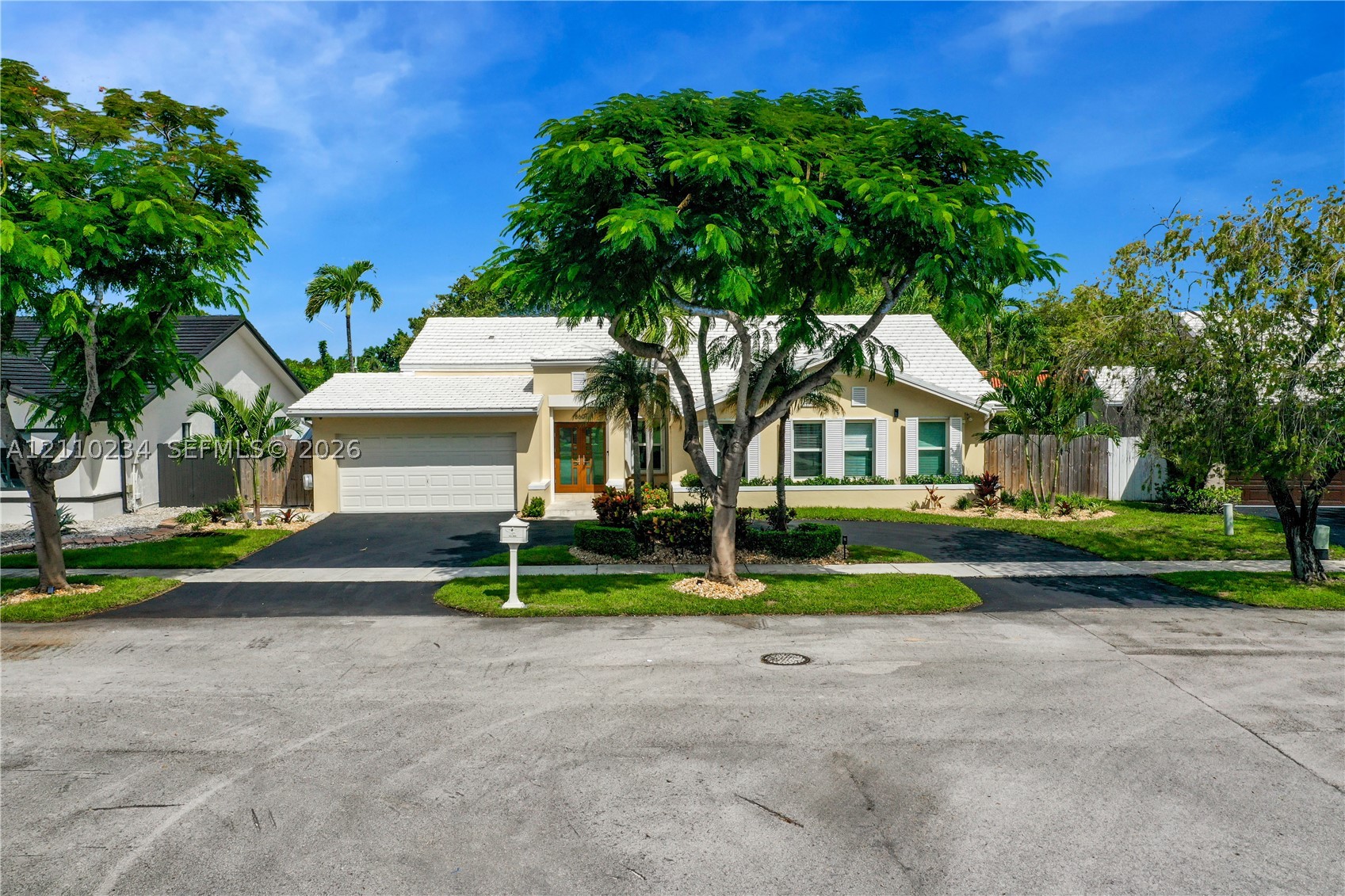 8601 SW 82nd Ter, Miami FL 33143