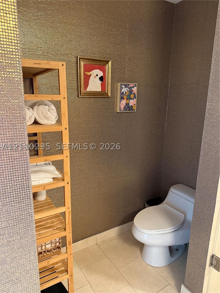 90 SW 3rd St #1114, Miami FL 33130