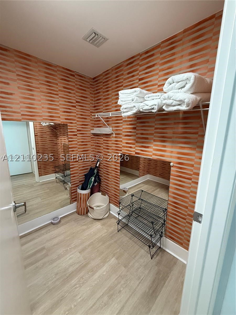 90 SW 3rd St #1114, Miami FL 33130