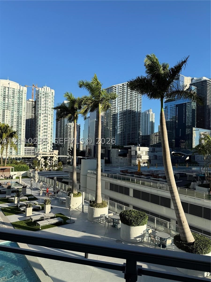 90 SW 3rd St #1114, Miami FL 33130