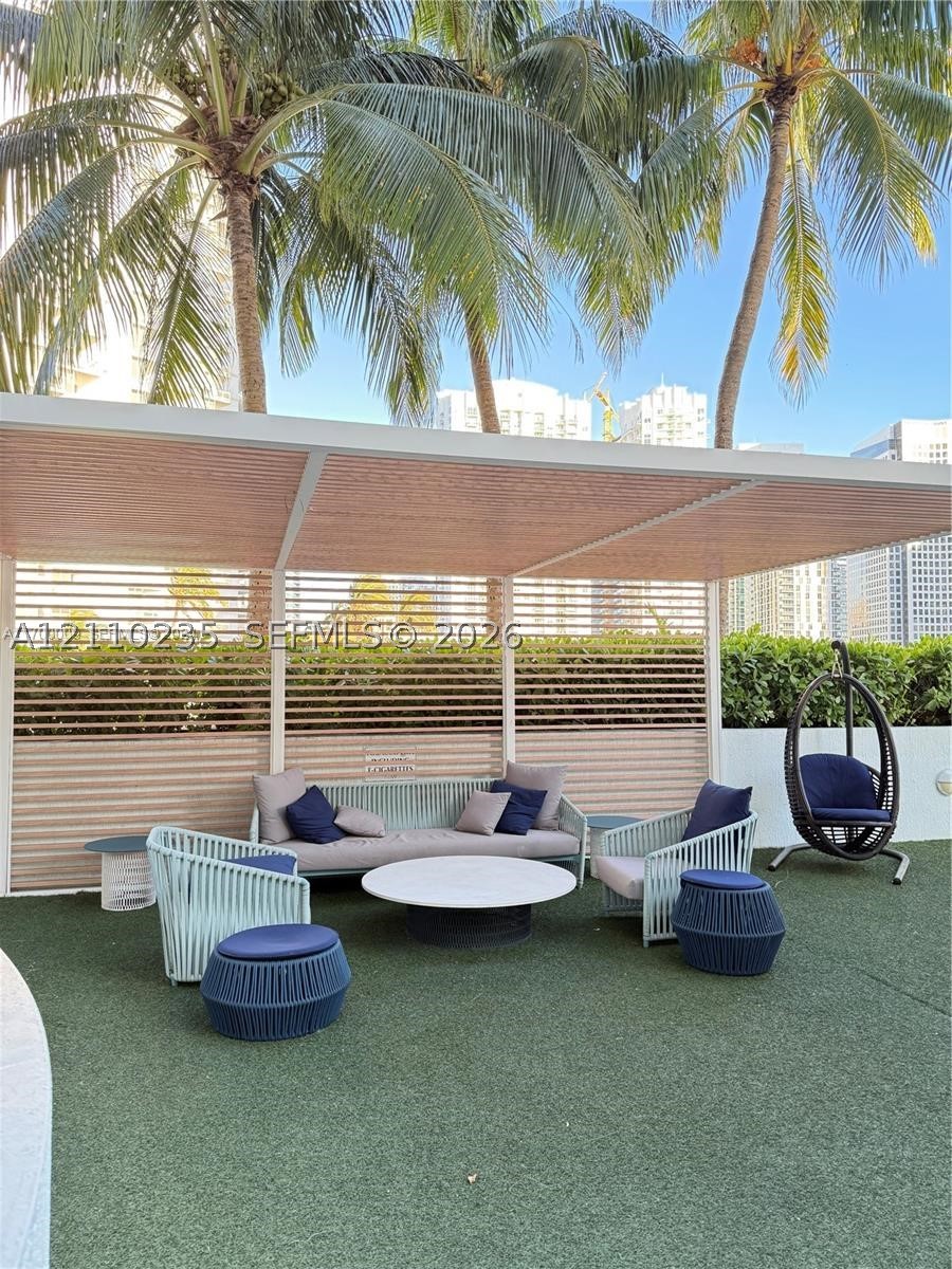 90 SW 3rd St #1114, Miami FL 33130