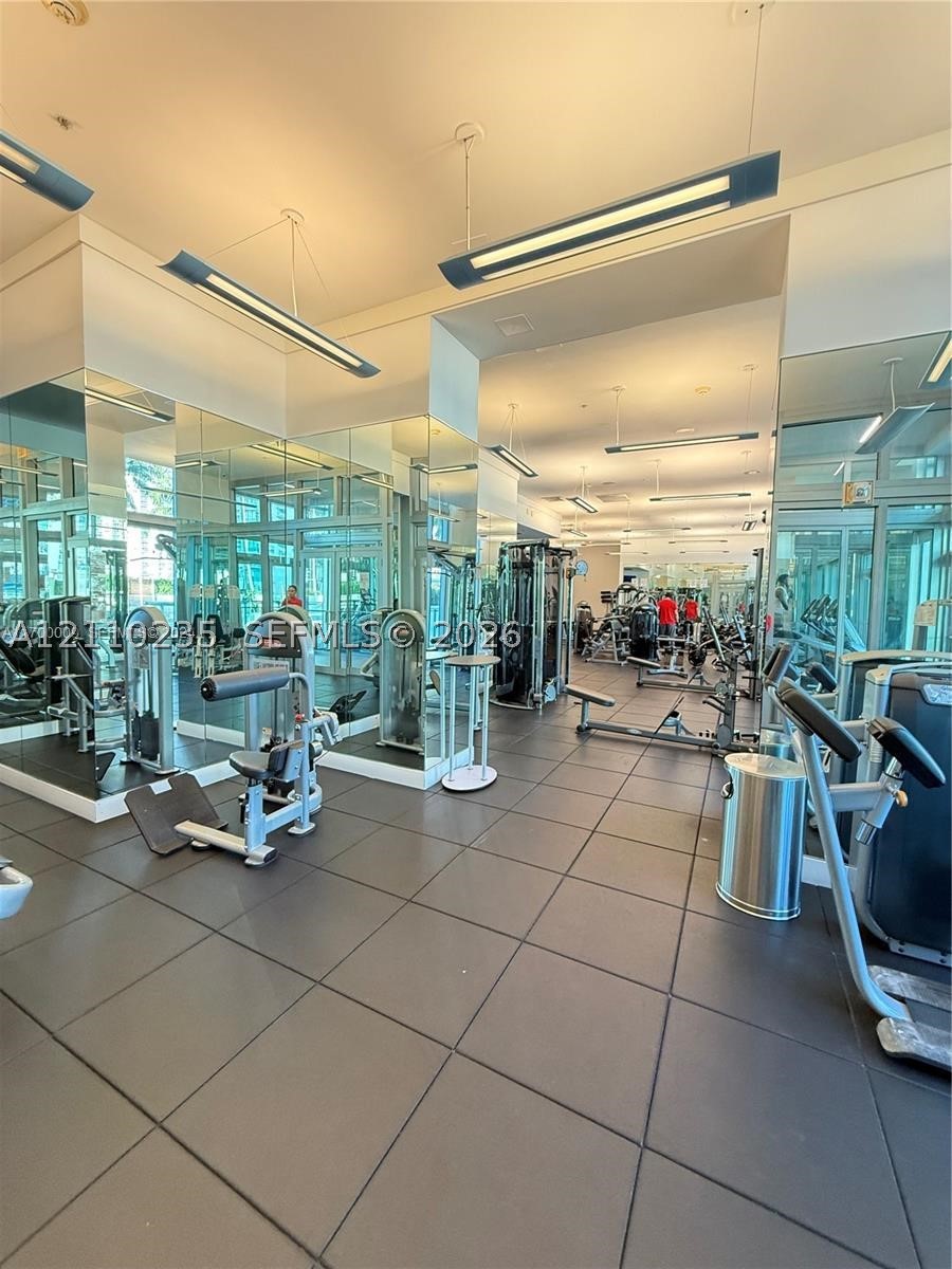 90 SW 3rd St #1114, Miami FL 33130