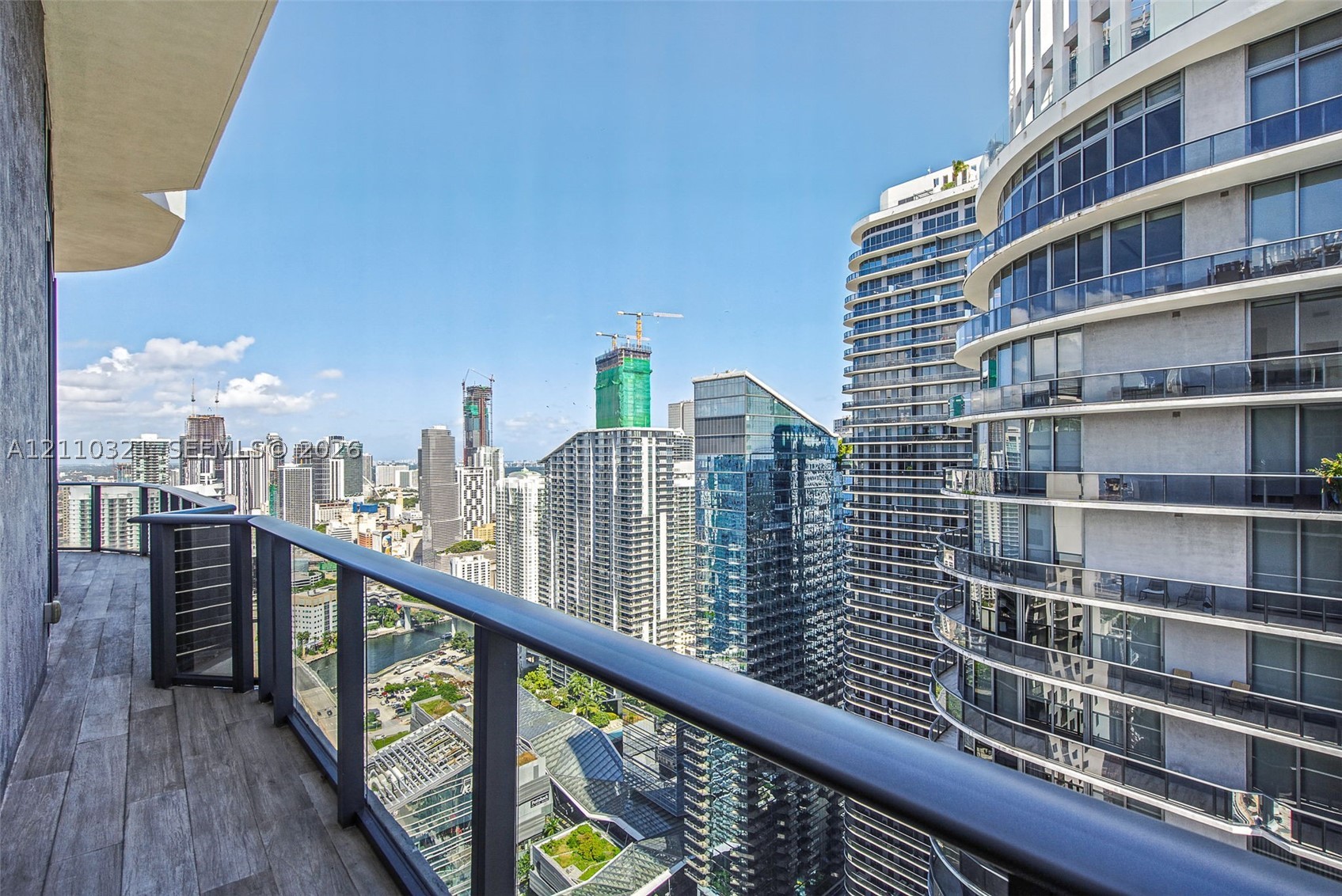 55 SW 9th St #PH4601, Miami FL 33130