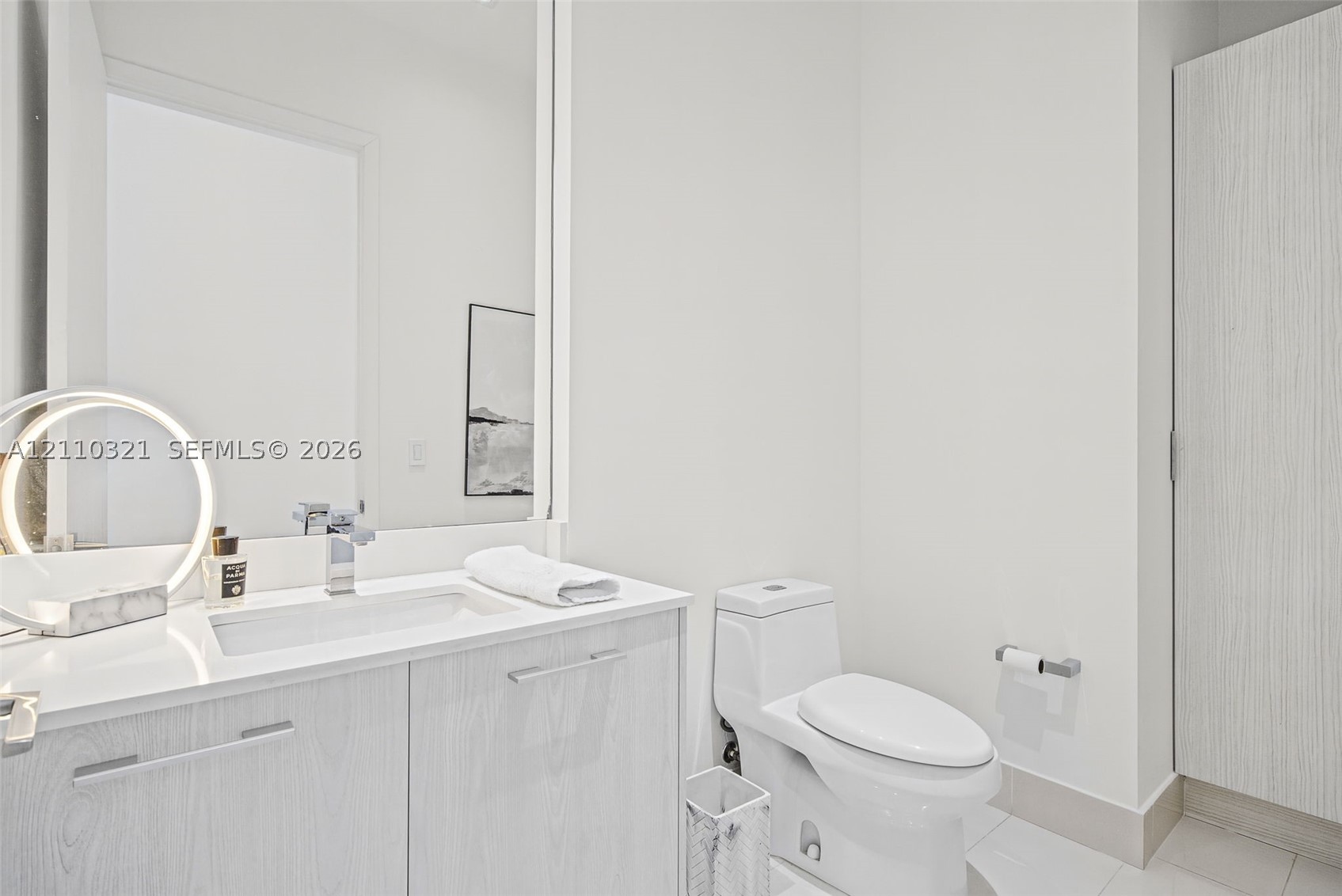 55 SW 9th St #PH4601, Miami FL 33130