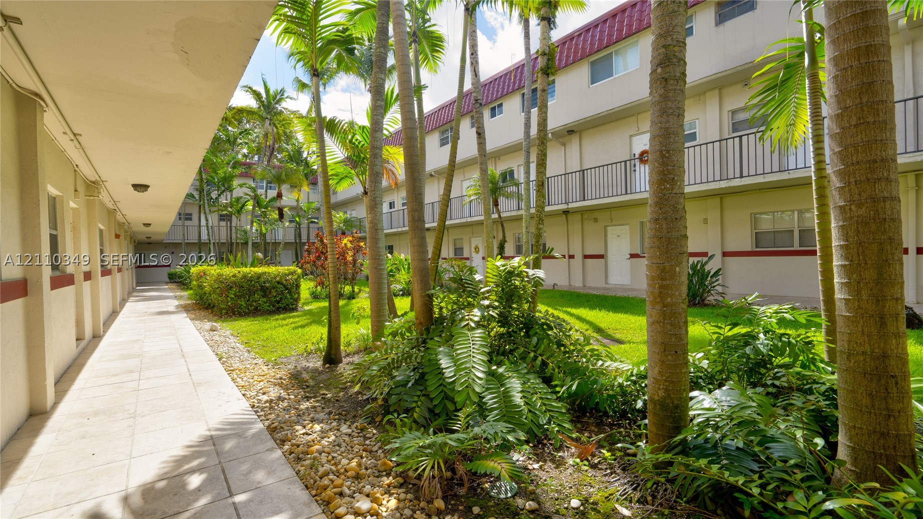 8600 SW 67th Ave #905, Pinecrest FL 33156