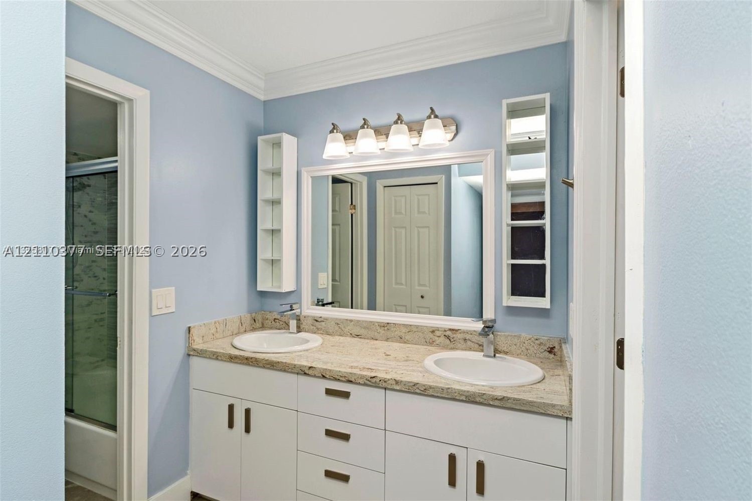 390 Racquet Club Rd #202, Weston FL 33326