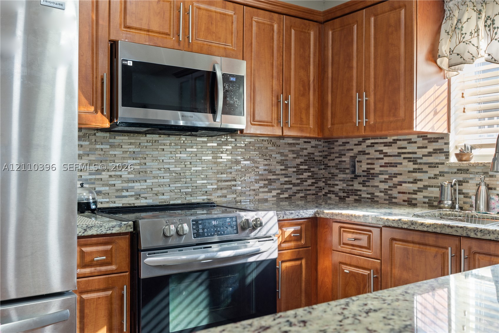 9182 NW 112th Ter, Hialeah Gardens FL 33018