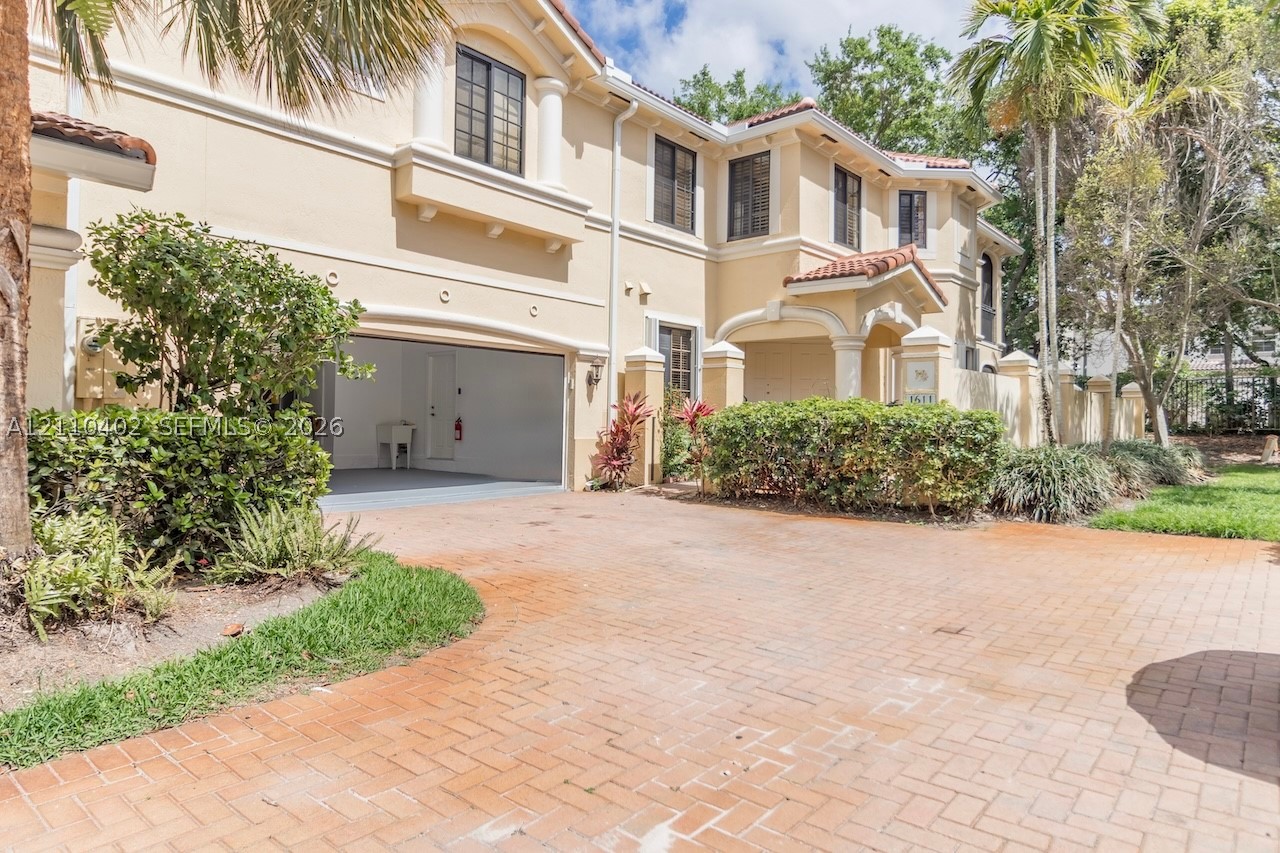 1611 Passion Vine Cir #12-2, Weston FL 33326