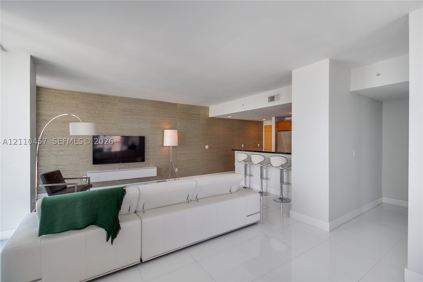253 NE 2nd St #3702, Miami FL 33132