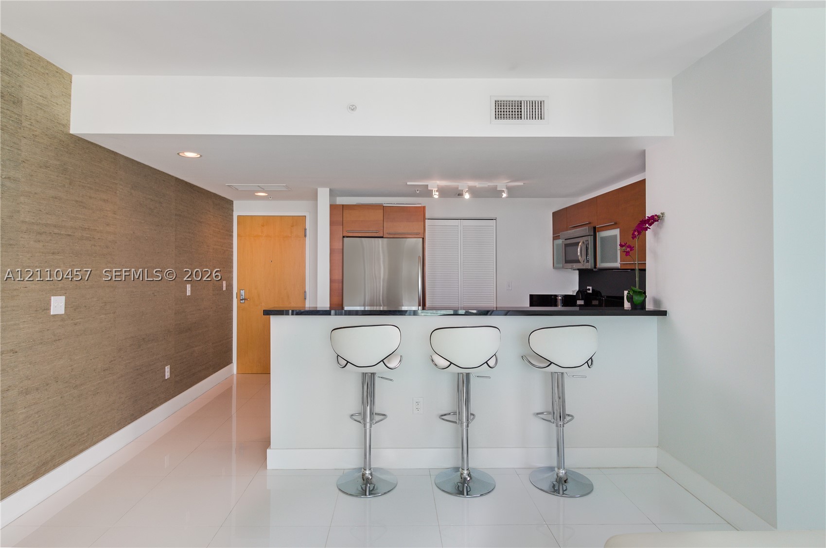 253 NE 2nd St #3702, Miami FL 33132