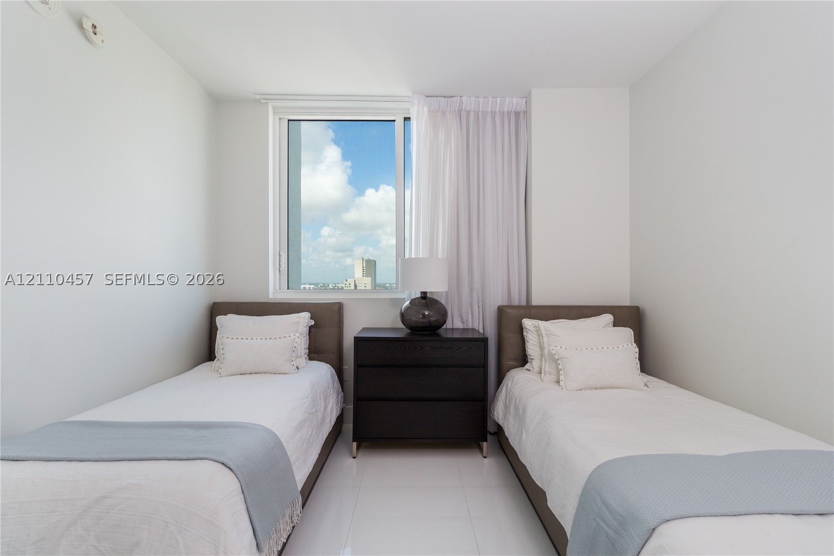 253 NE 2nd St #3702, Miami FL 33132