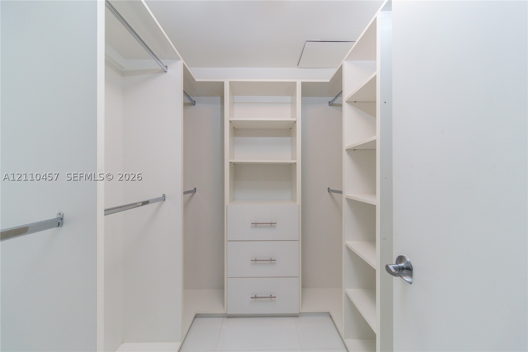 253 NE 2nd St #3702, Miami FL 33132