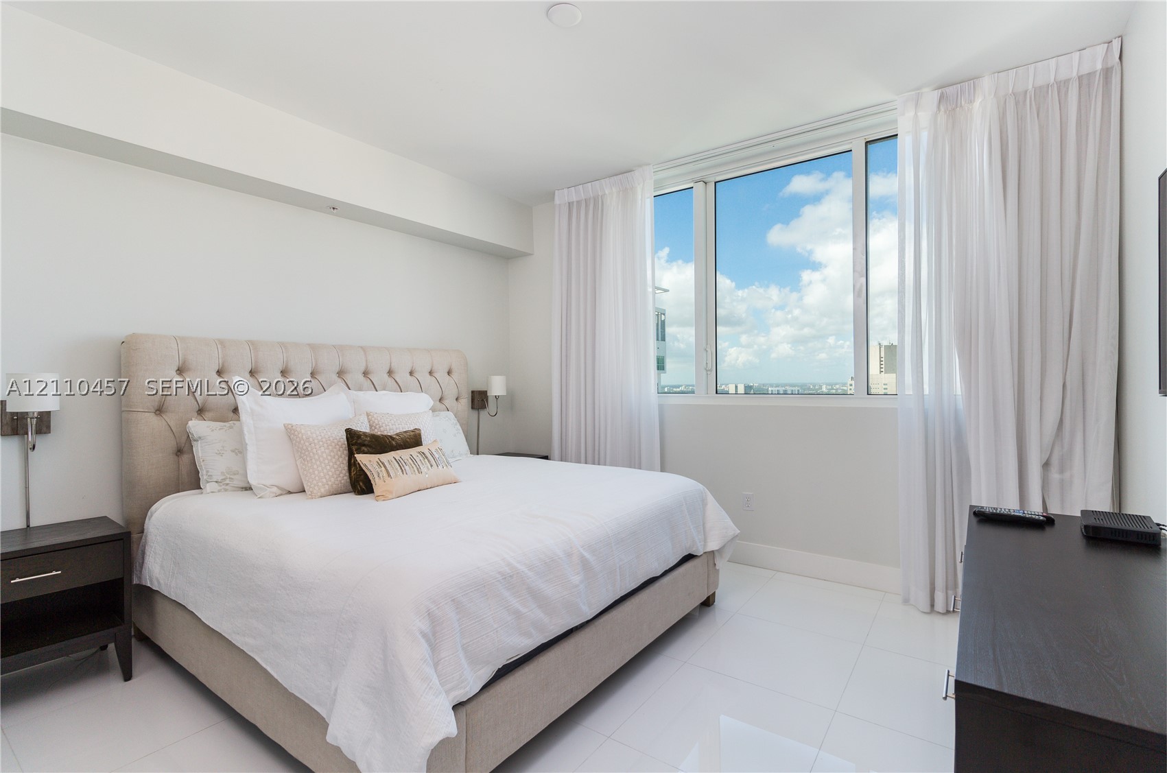 253 NE 2nd St #3702, Miami FL 33132
