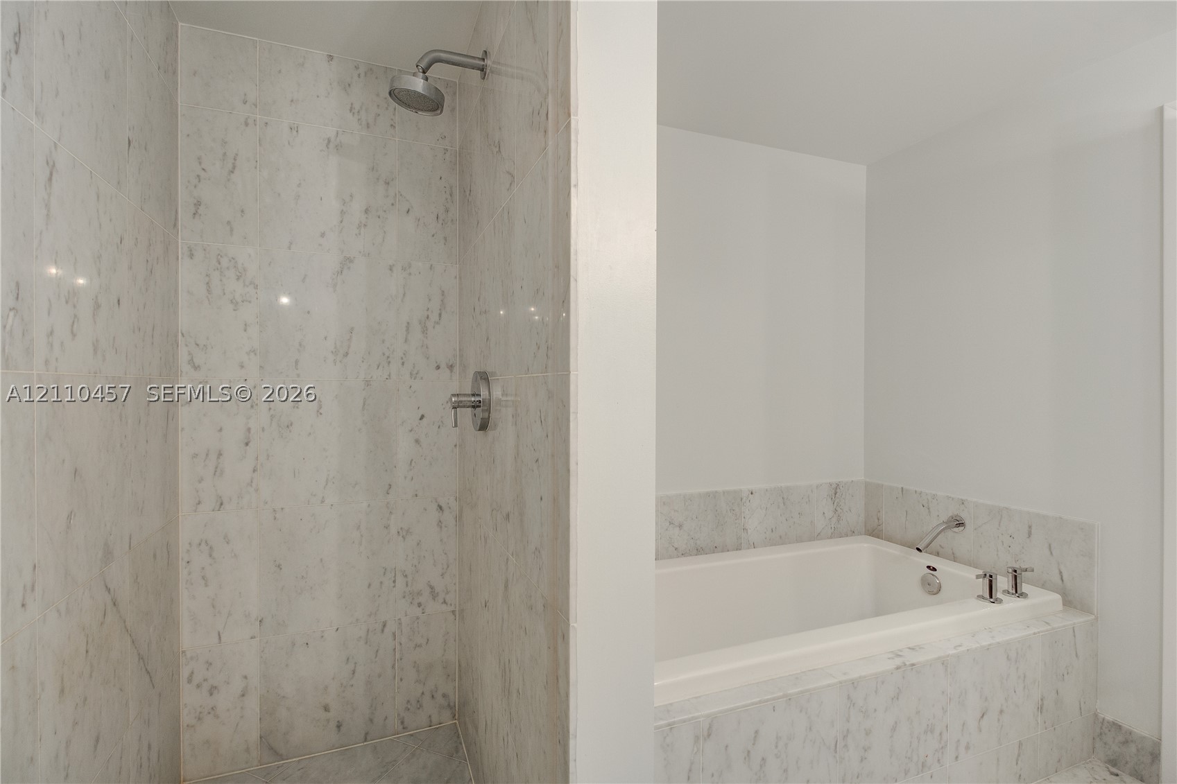 253 NE 2nd St #3702, Miami FL 33132