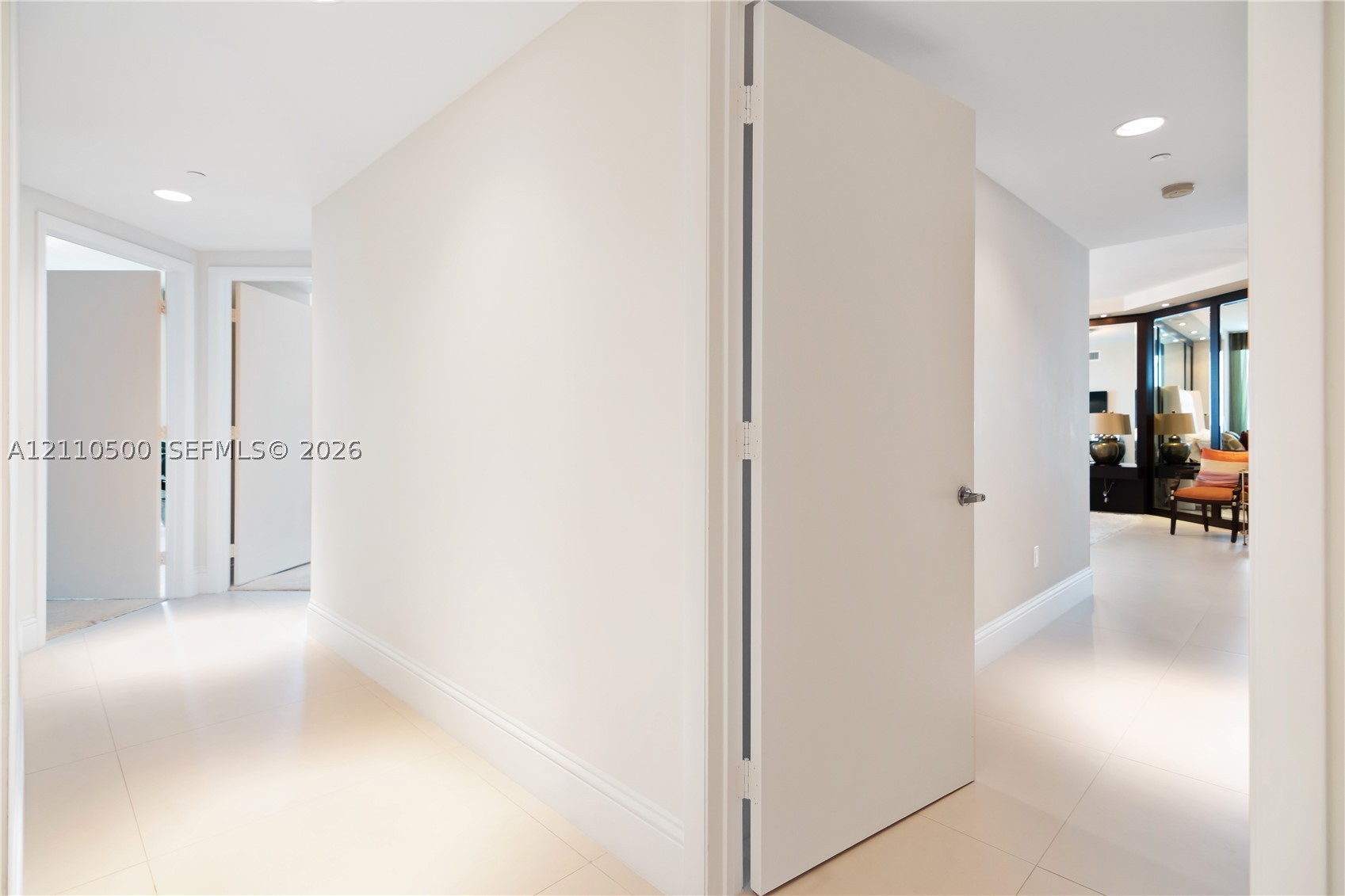 2711 S Ocean Dr #2205, Hollywood FL 33019