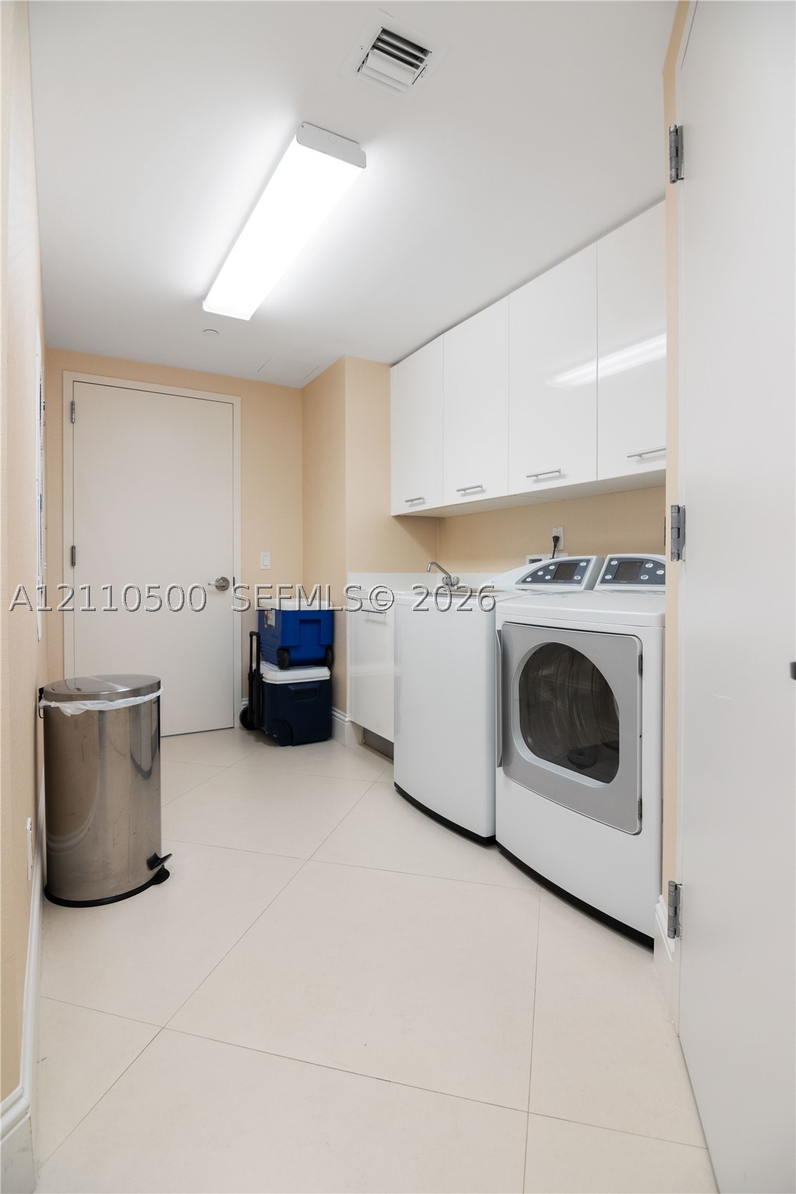 2711 S Ocean Dr #2205, Hollywood FL 33019