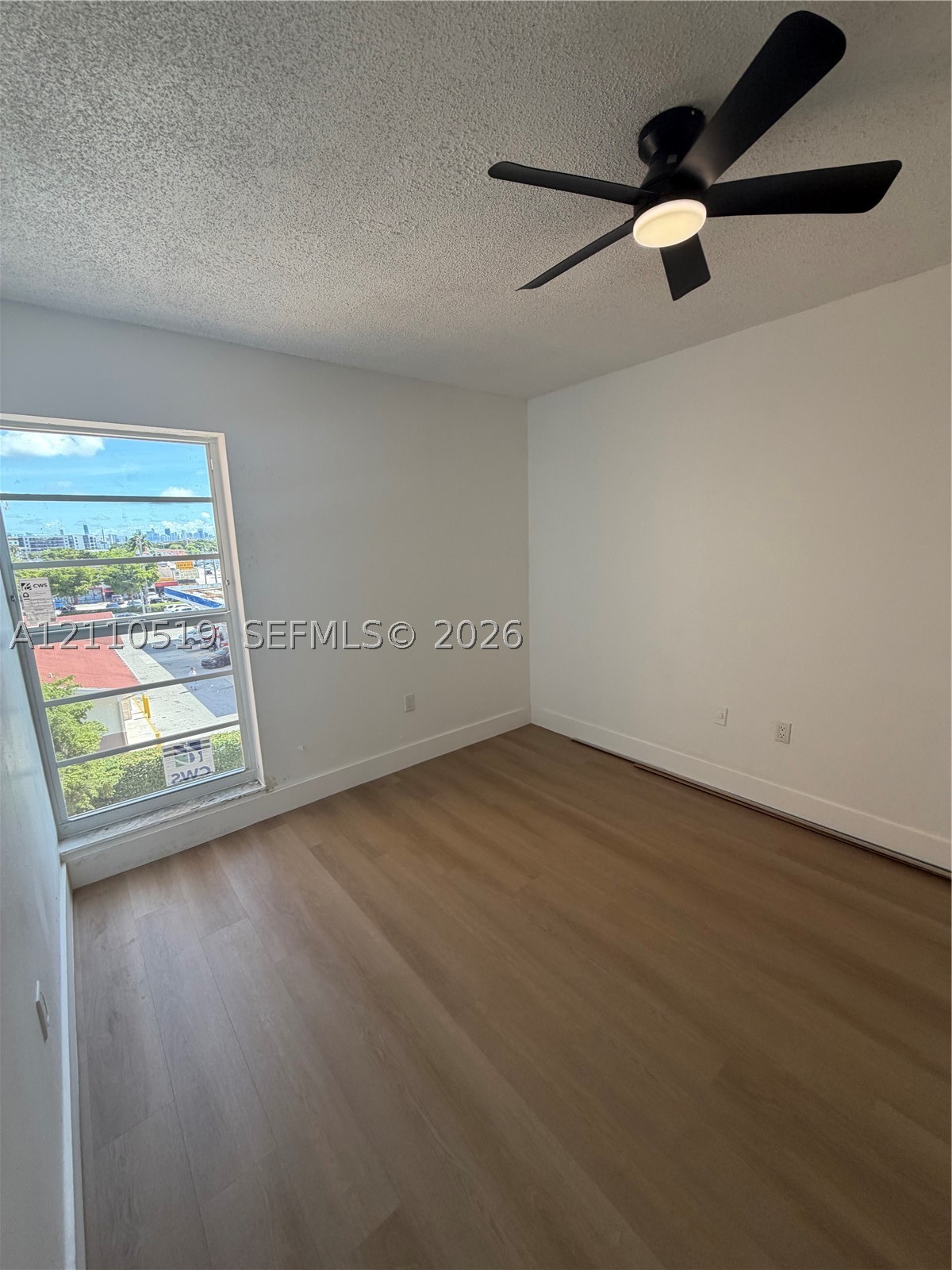 4713 NW 7th St #409-1, Miami FL 33126
