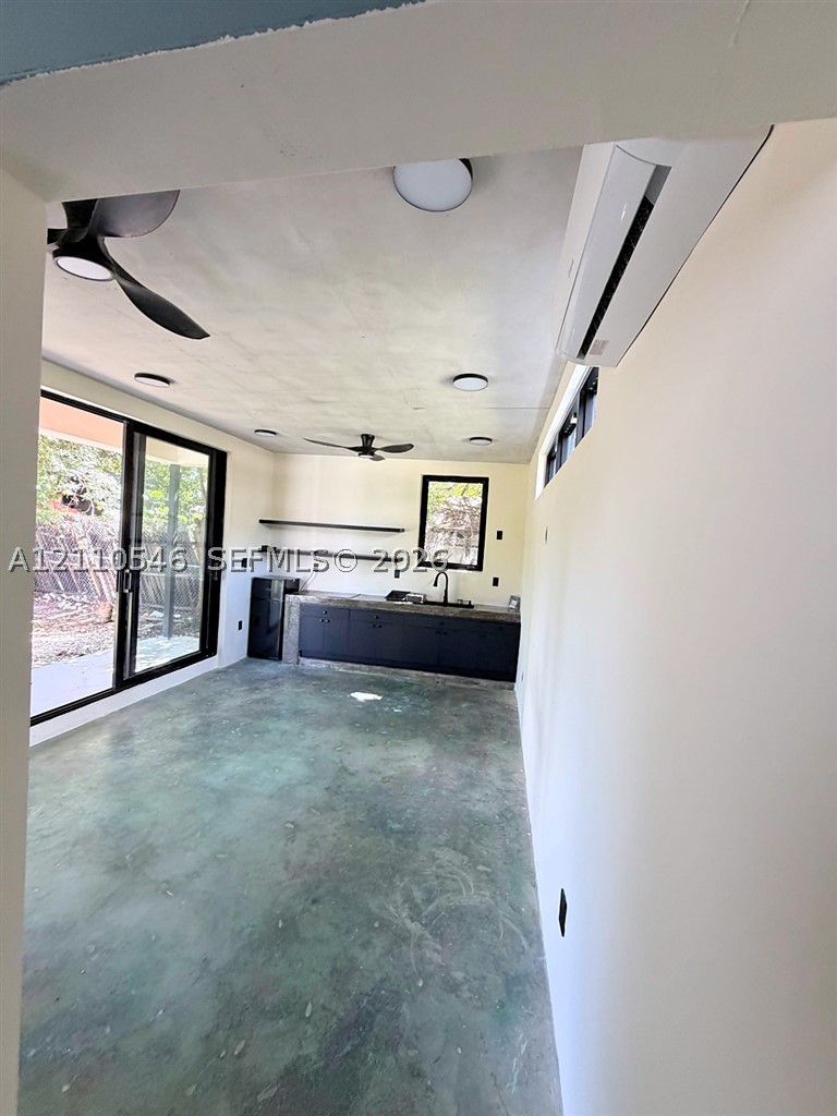 150 NW 44th St #0, Miami FL 33127