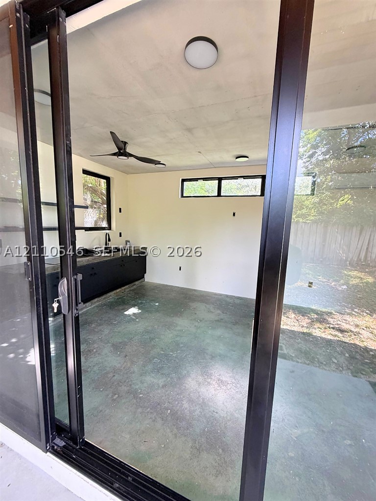 150 NW 44th St #0, Miami FL 33127