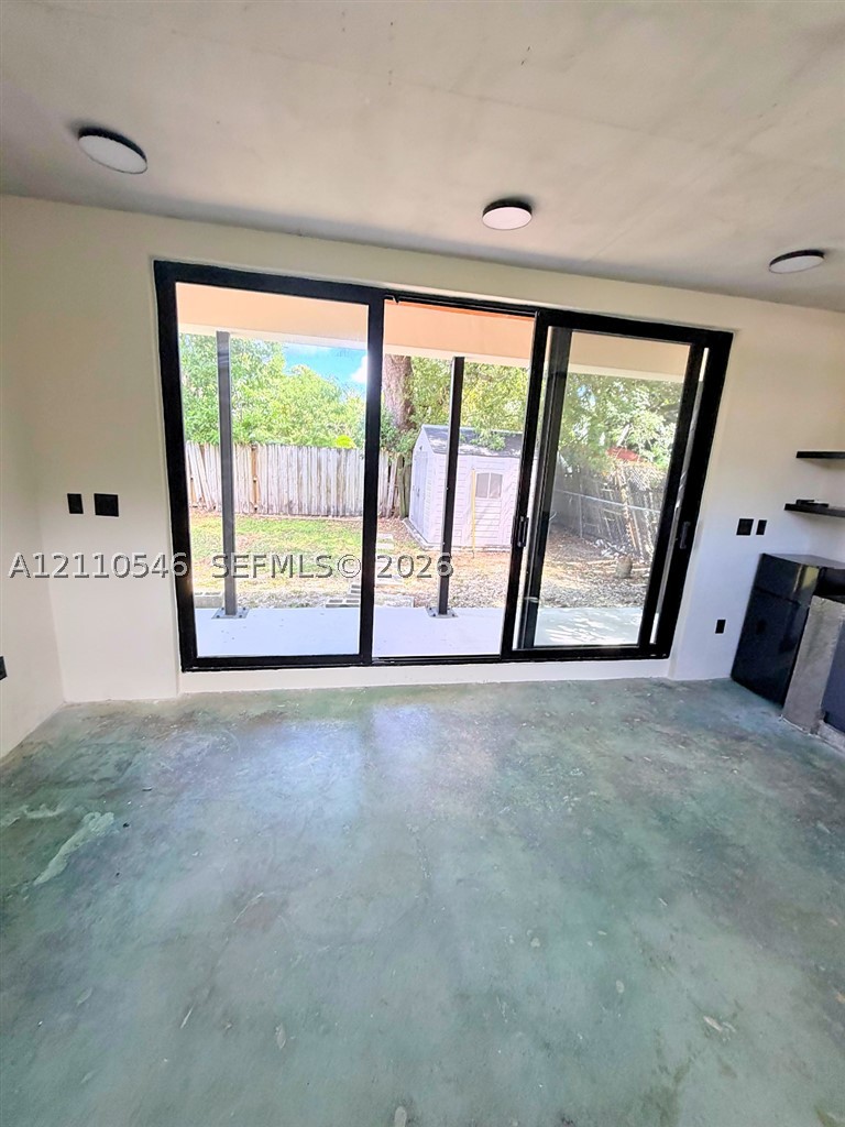 150 NW 44th St #0, Miami FL 33127