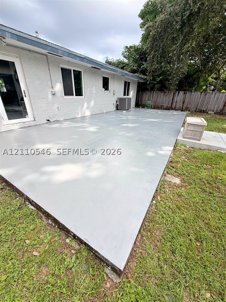 150 NW 44th St #0, Miami FL 33127