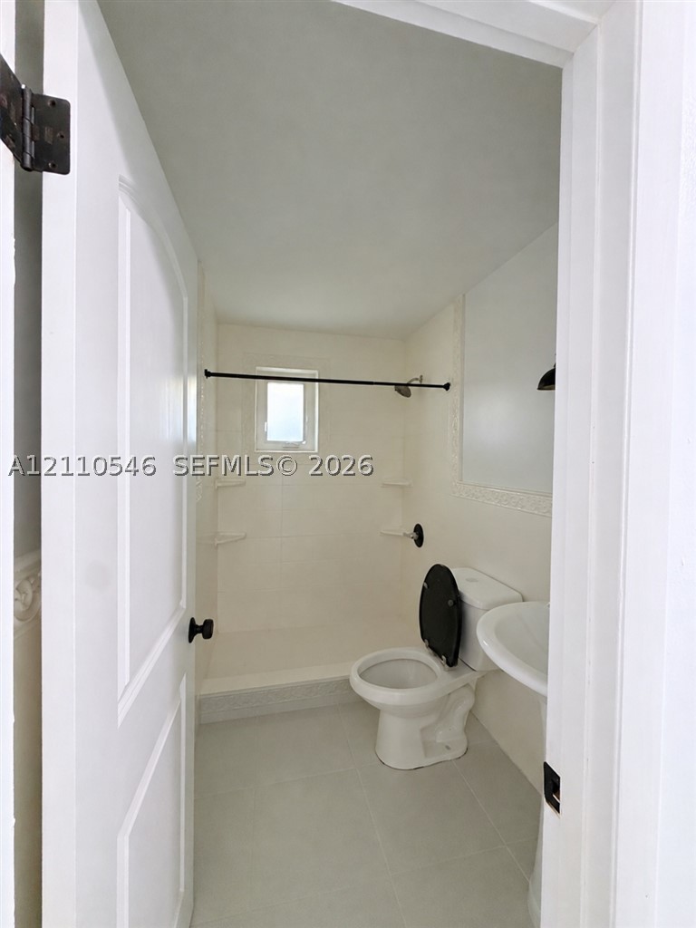 150 NW 44th St #0, Miami FL 33127
