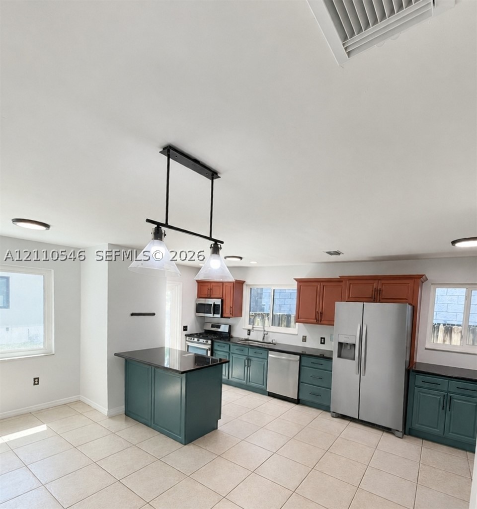 150 NW 44th St #0, Miami FL 33127