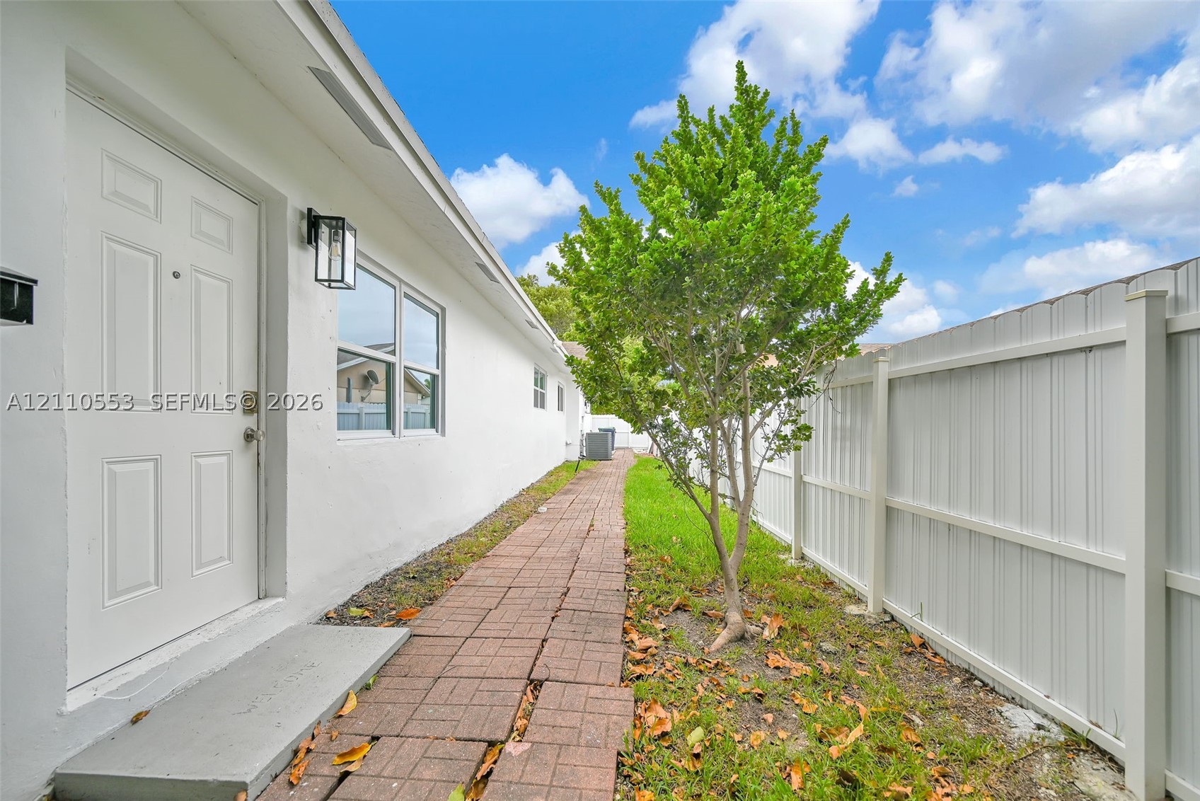 16611 SW 108th Ct, Miami FL 33157