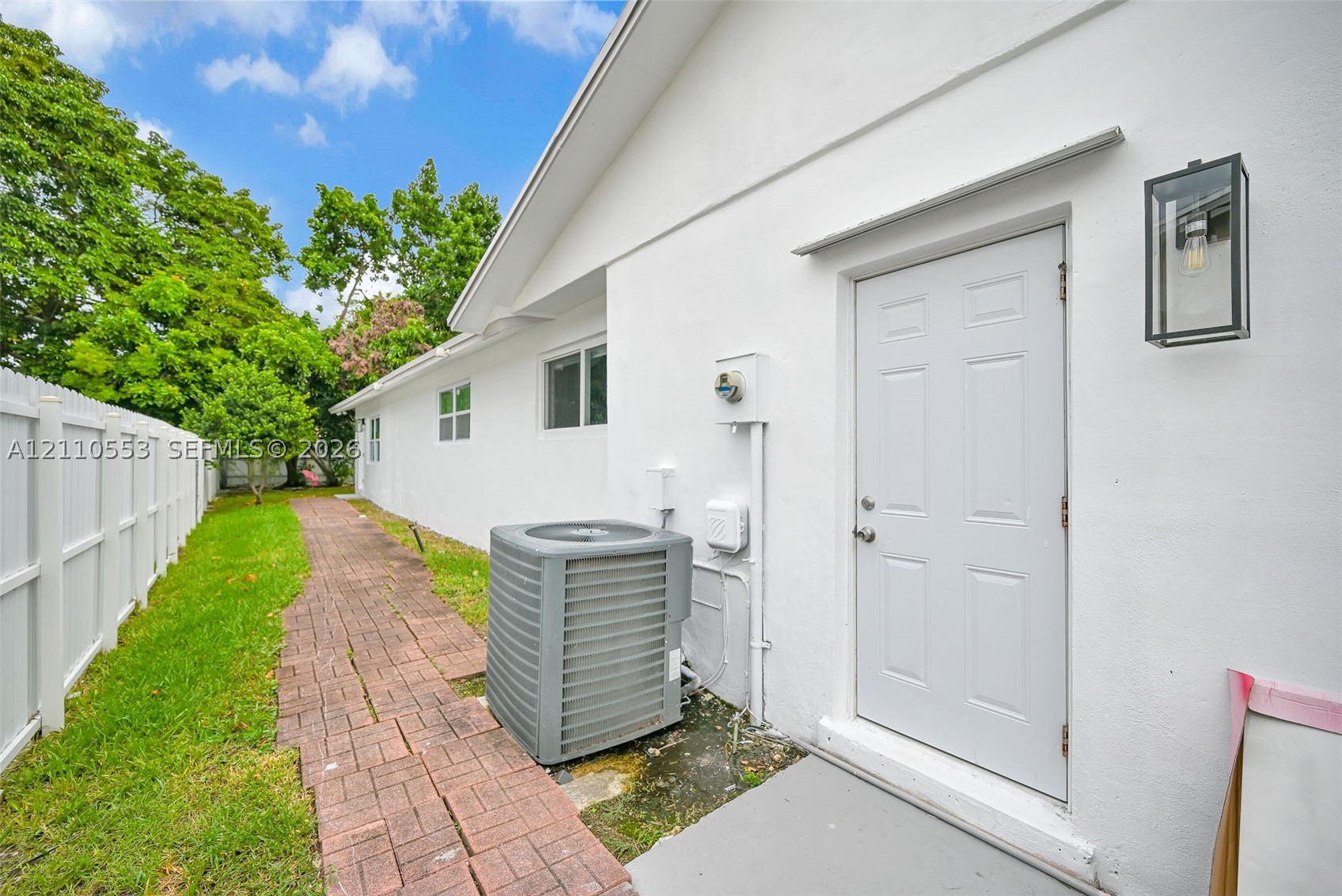 16611 SW 108th Ct, Miami FL 33157