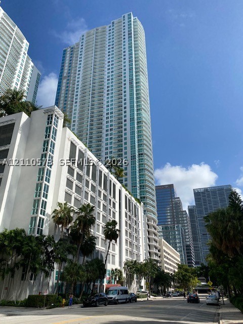 950 Brickell Bay Dr #1500, Miami FL 33131