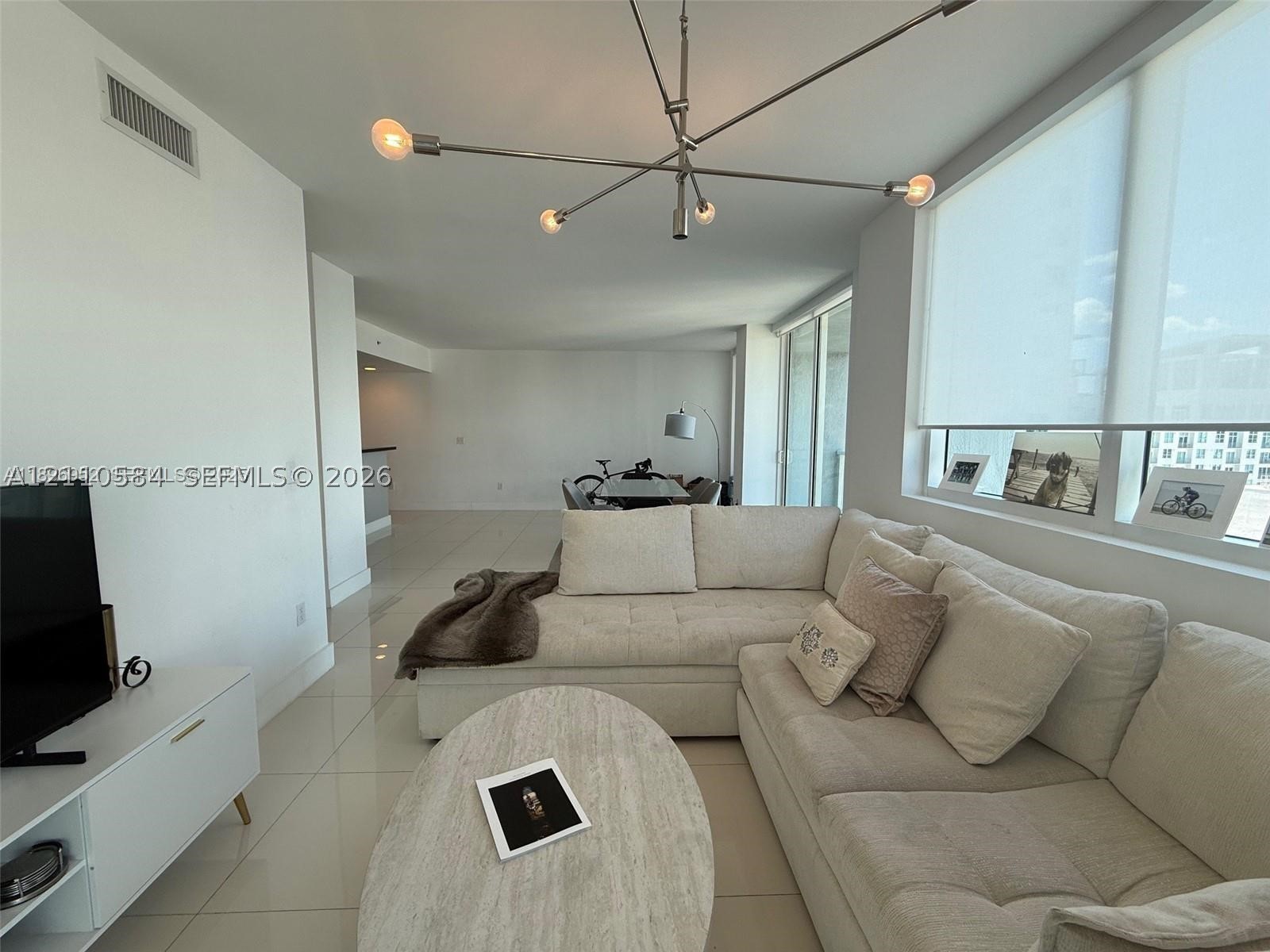 244 Biscayne Blvd #3708, Miami FL 33132