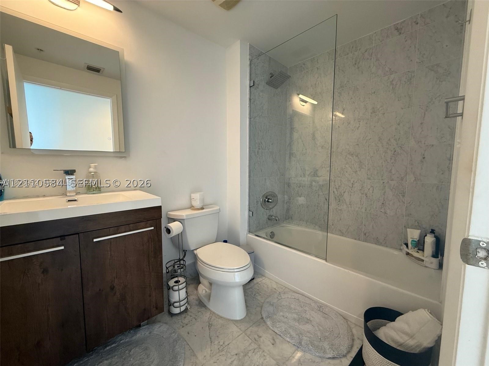244 Biscayne Blvd #3708, Miami FL 33132