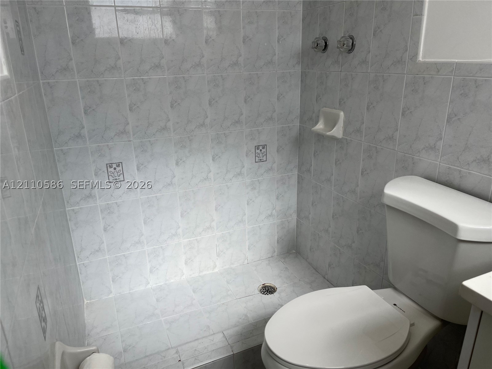 120 Royal Palm Rd #110, Hialeah Gardens FL 33016