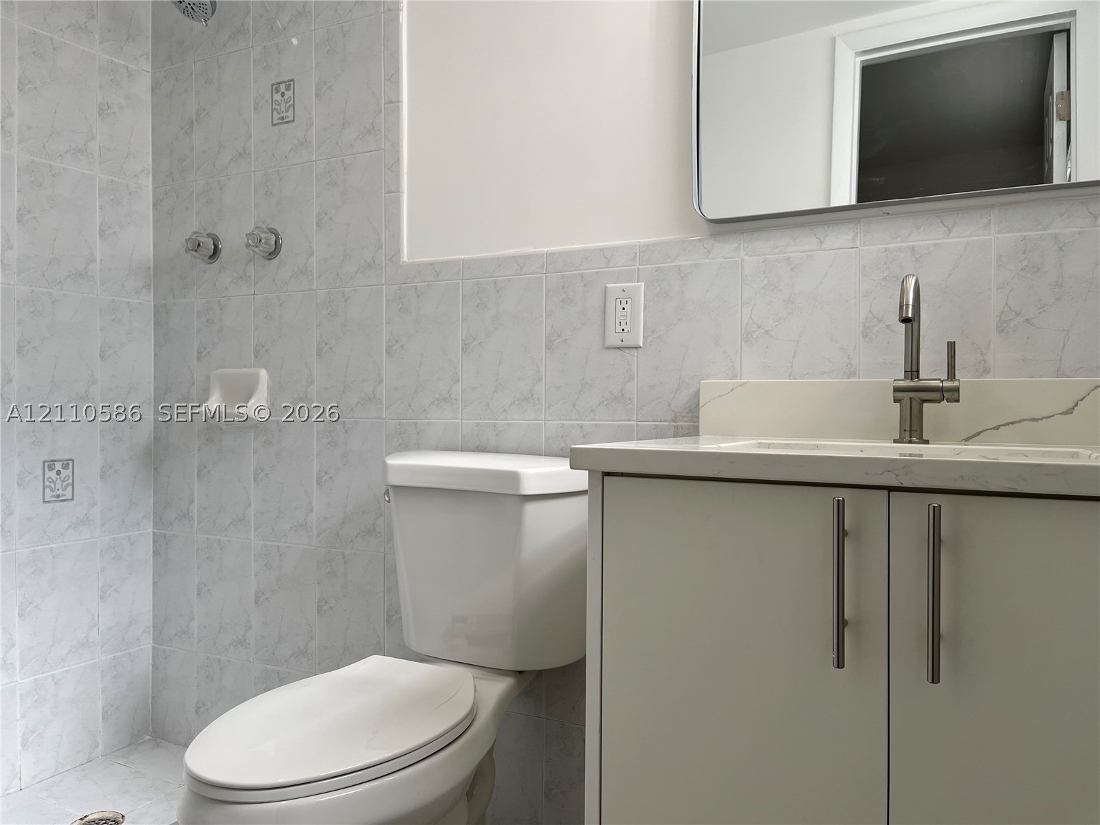 120 Royal Palm Rd #110, Hialeah Gardens FL 33016