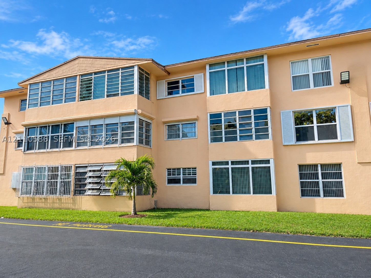 120 Royal Palm Rd #110, Hialeah Gardens FL 33016