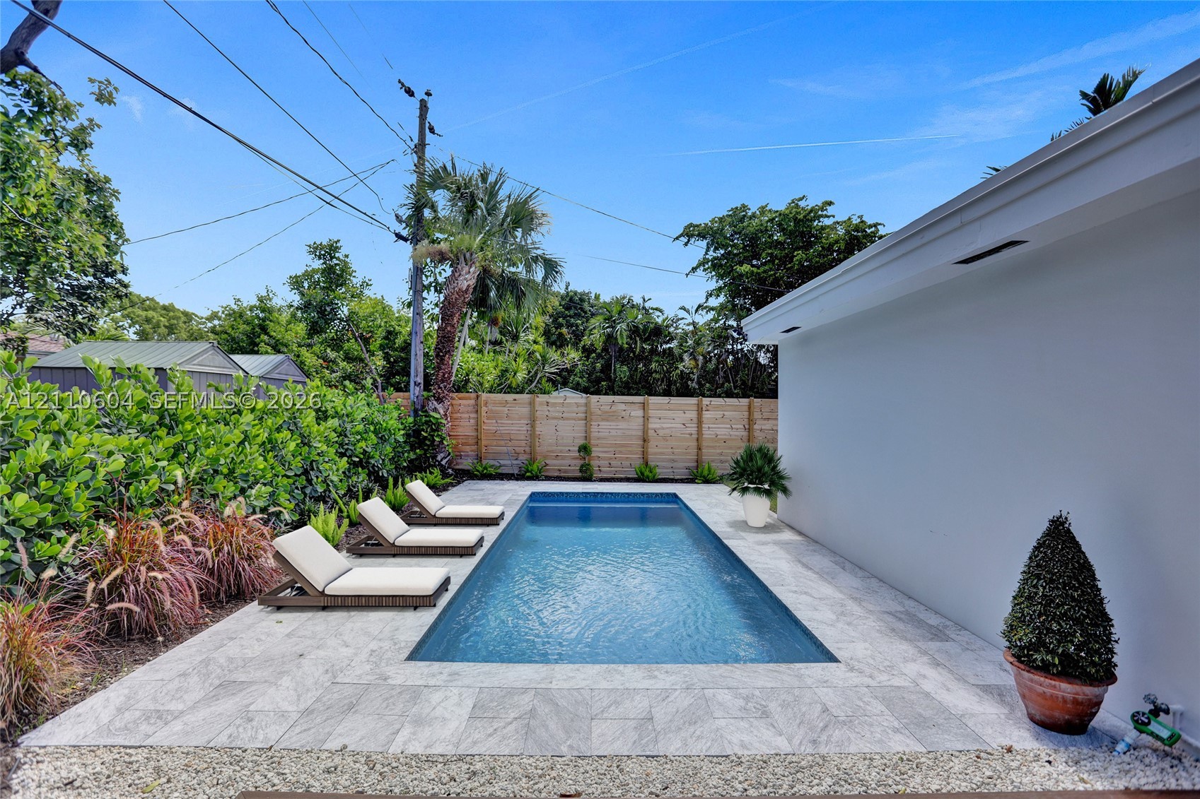 2055 Alamanda Dr #0, North Miami FL 33181