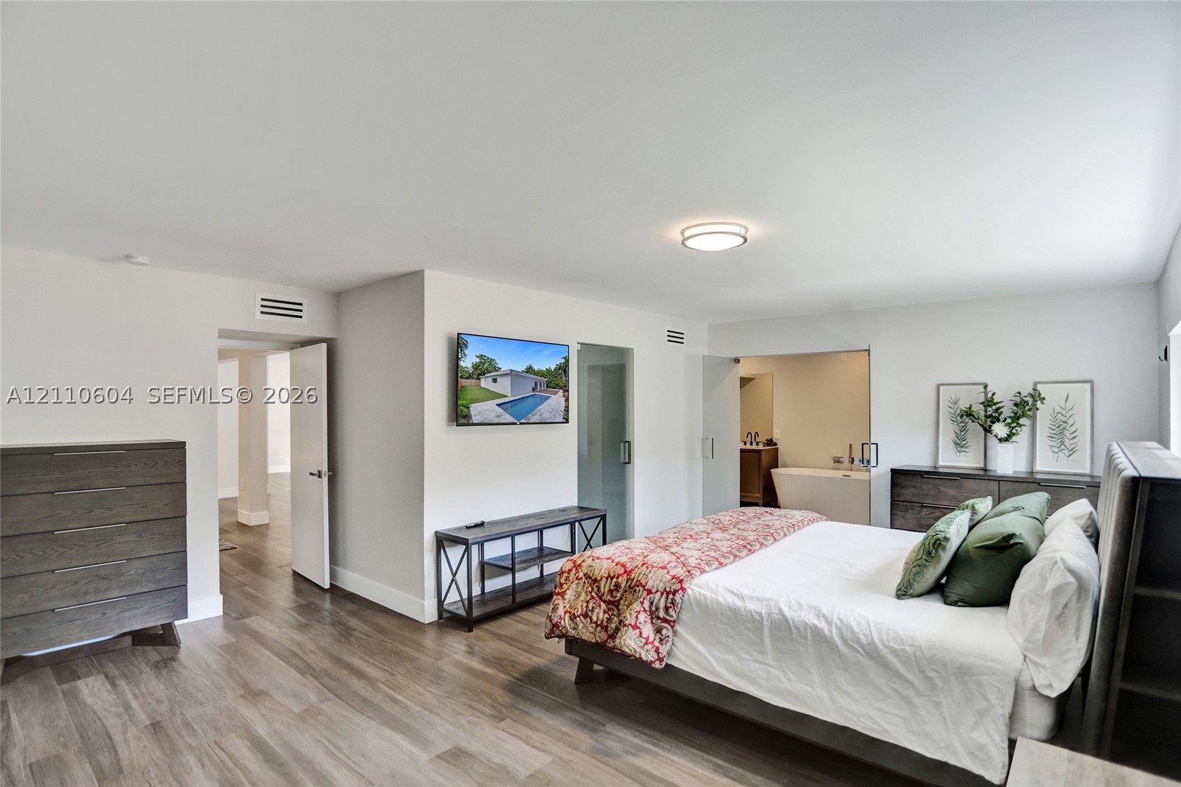 2055 Alamanda Dr #0, North Miami FL 33181
